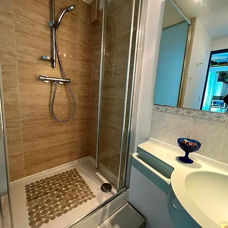 T2 A Pied De Sur Ancien Chic, Samedi A Samedi Apartment *