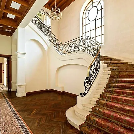 T2 A Pied De Sur Ancien Chic, Samedi A Samedi *