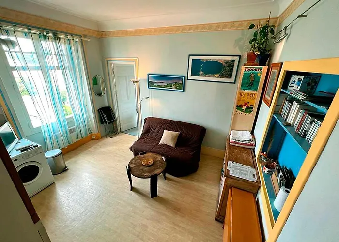 T2 A Pied De Sur Ancien Chic, Samedi A Samedi