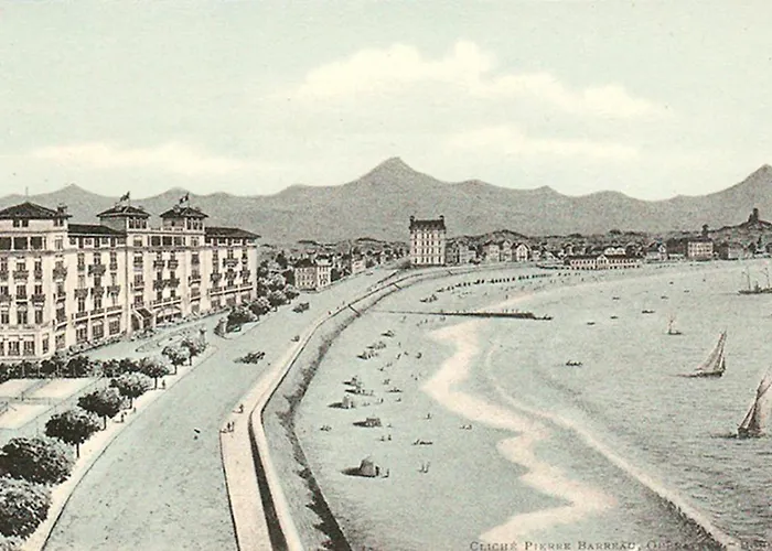 T2 A Pied De Sur Ancien Chic, Samedi A Samedi